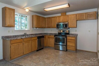 3265 SW Quartz Place, Redmond, OR 97756 - photo 6