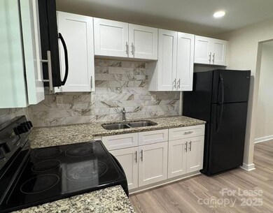 19612 Oak St unit 2, Cornelius, NC 28031 - photo 3