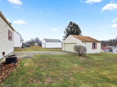 144 Iroquois St, Struthers, OH 44471 - photo 3