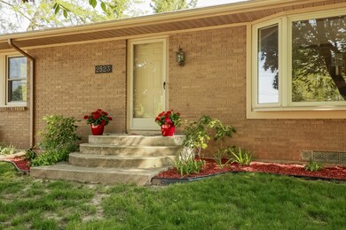 003-Front_View-2794761-large