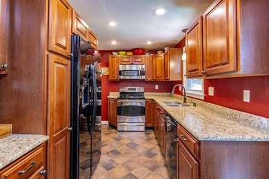 91 Pomeroy St, Easthampton, MA 01027 - photo 7