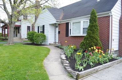 119 Fallis Rd