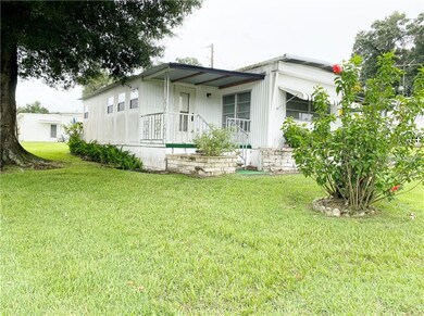 6114 Crestview Ln, Zephyrhills, FL 33542 - photo 2