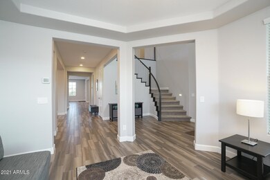 Living Room/Entry
