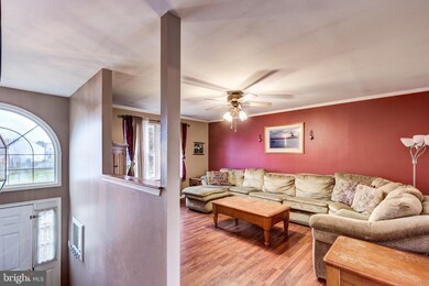 530 Kenan St, Taneytown, MD 21787 - photo 2