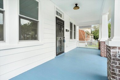 04-927 Stewart Ave SE_04