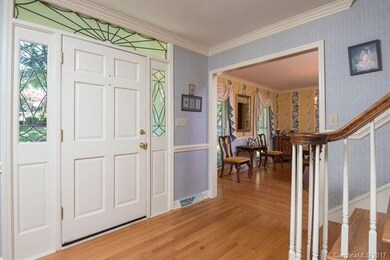 Large, Welcoming Foyer