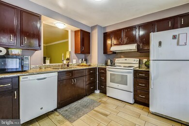 38 Seek Ct, Takoma Park, MD 20912 - photo 2