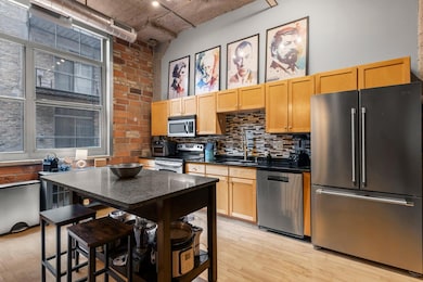 32-web-or-mls-521 S 7th St 223-107.jpg