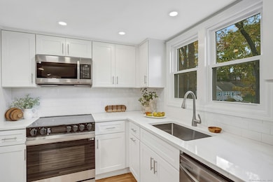 10 Parallel St, Norwalk, CT 06850 - photo 4