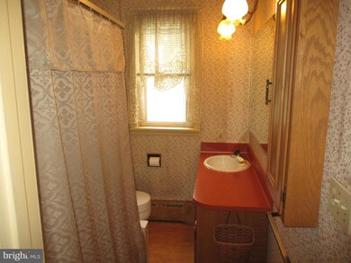 2638A Perkiomen Ave, Reading, PA 19606 - photo 7