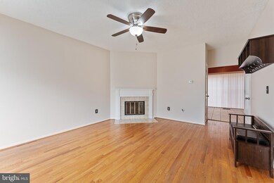 7216 Stover Ct, Alexandria, VA 22306 - photo 5