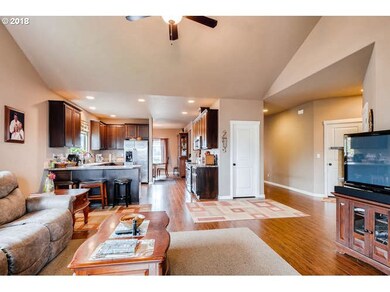 746 Burghardt Dr, Molalla, OR 97038 - photo 7