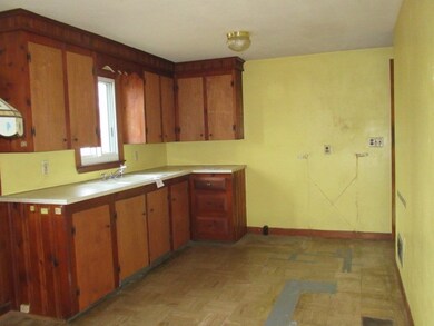 203 Massachusetts Ave, Warwick, RI 02888 - photo 7