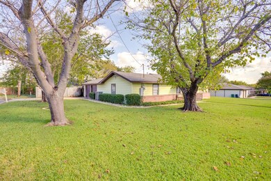 8201 Pearl St, North Richland Hills, TX 76180 - photo 3