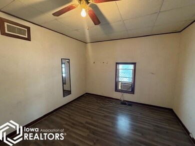 1608 S 17th St, Centerville, IA 52544 - photo 4