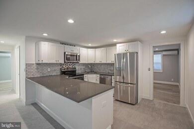 189 S Main St unit 5, Doylestown, PA 18901 - photo 3