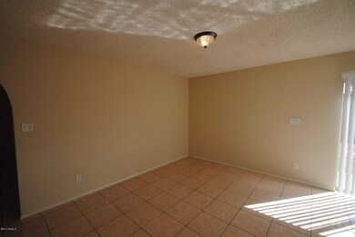 4228 N 81st Dr, Phoenix, AZ 85033 - photo 4
