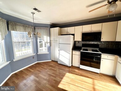 1 Stuyvesant Ct, Hightstown, NJ 08520 - photo 4