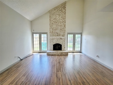 Vaulted ceilings and laminate floorings!