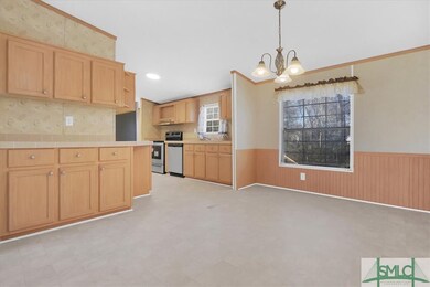 437 Burkhalter Cir, Claxton, GA 30417 - photo 6