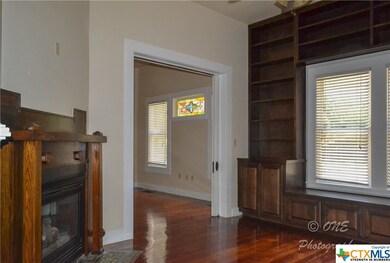 215 Scott St, San Marcos, TX 78666 - photo 3