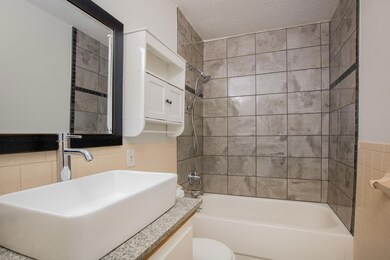 1609 W Berkeley St-8