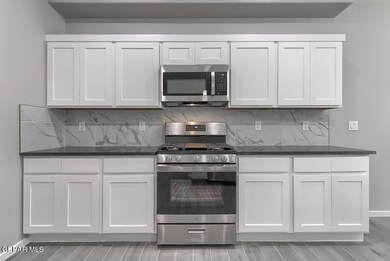 1092-Indigo-Sky-Kitchen-Range (1)