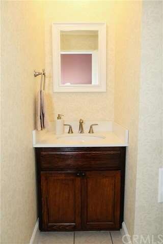 14237 Foothill Blvd unit 5, Sylmar, CA 91342 - photo 7