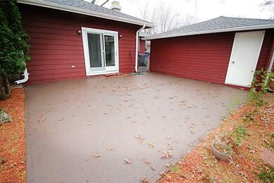 4033 30th St, Des Moines, IA 50310 - photo 4