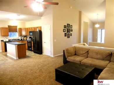 2111 Lakewood Dr, Papillion, NE 68046 - photo 2