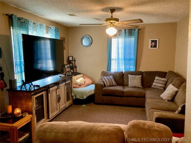 408 W Sequoyah St, Muldrow, OK 74948 - photo 3