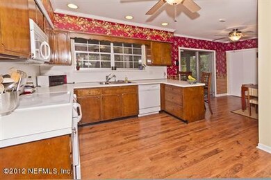 4343 Charleston Ln, Jacksonville, FL 32210 - photo 4