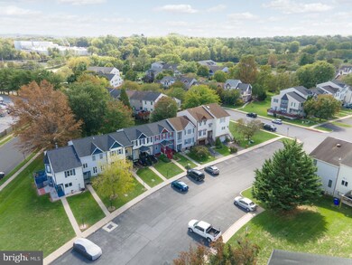 632 Knightsbridge Dr, Hagerstown, MD 21740 - photo 2