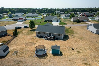 large backyard on cul-de-sac