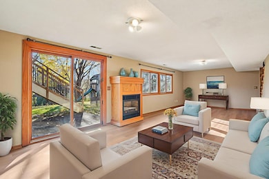 9685 Clover Cir, Eden Prairie, MN 55347 - photo 6