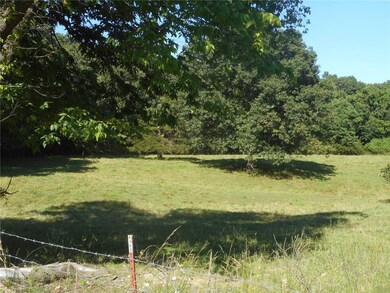 Just 4 miles from Bentonville, electric on site.