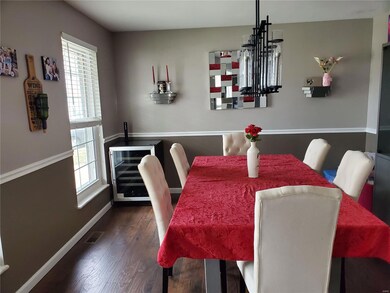 Dining room large enough for all your guests