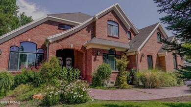 Ext front & sidewalk