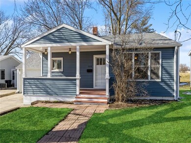 205 E 19th St S, Newton, IA 50208 - photo 2