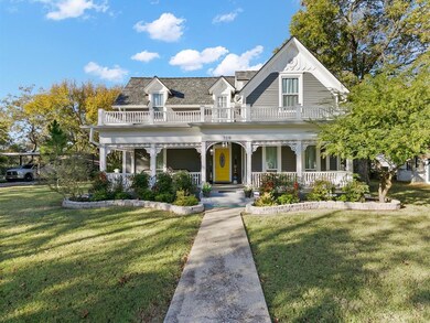 719 N Anglin St, Cleburne, TX 76031 - photo 3