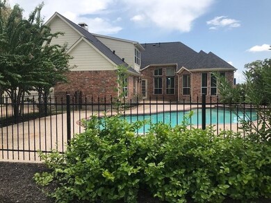 1014 Mustang Dr, Friendswood, TX 77546 - photo 2