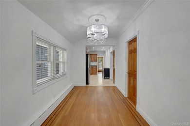 4408 Locust Point Dr, Bronx, NY 10465 - photo 6