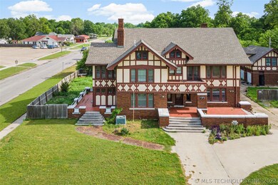 323 W 2nd St, Okmulgee, OK 74447 - photo 3