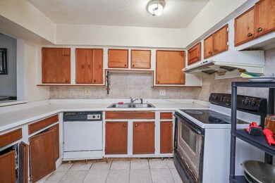 6201 Ranchester Dr unit 26, Houston, TX 77036 - photo 7