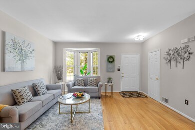 588 Kalmia Square NE, Leesburg, VA 20176 - photo 4