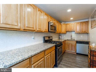 1050 Oakwood Dr, Glenolden, PA 19036 - photo 3