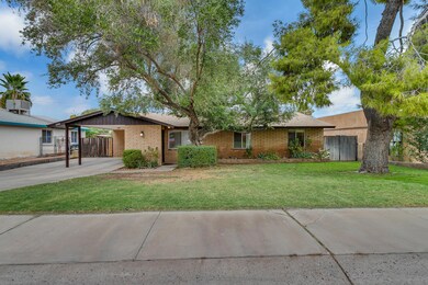 2214 E Everett Dr