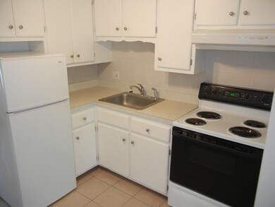 159 Round Hill Rd unit 159, Northampton, MA 01060 - photo 5