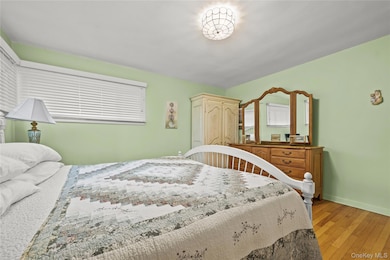 2860 Lenox Rd, Oceanside, NY 11572 - photo 7